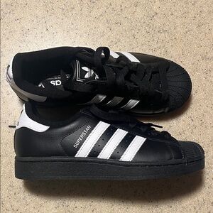 Adidas superstar ll sneaker, nwot